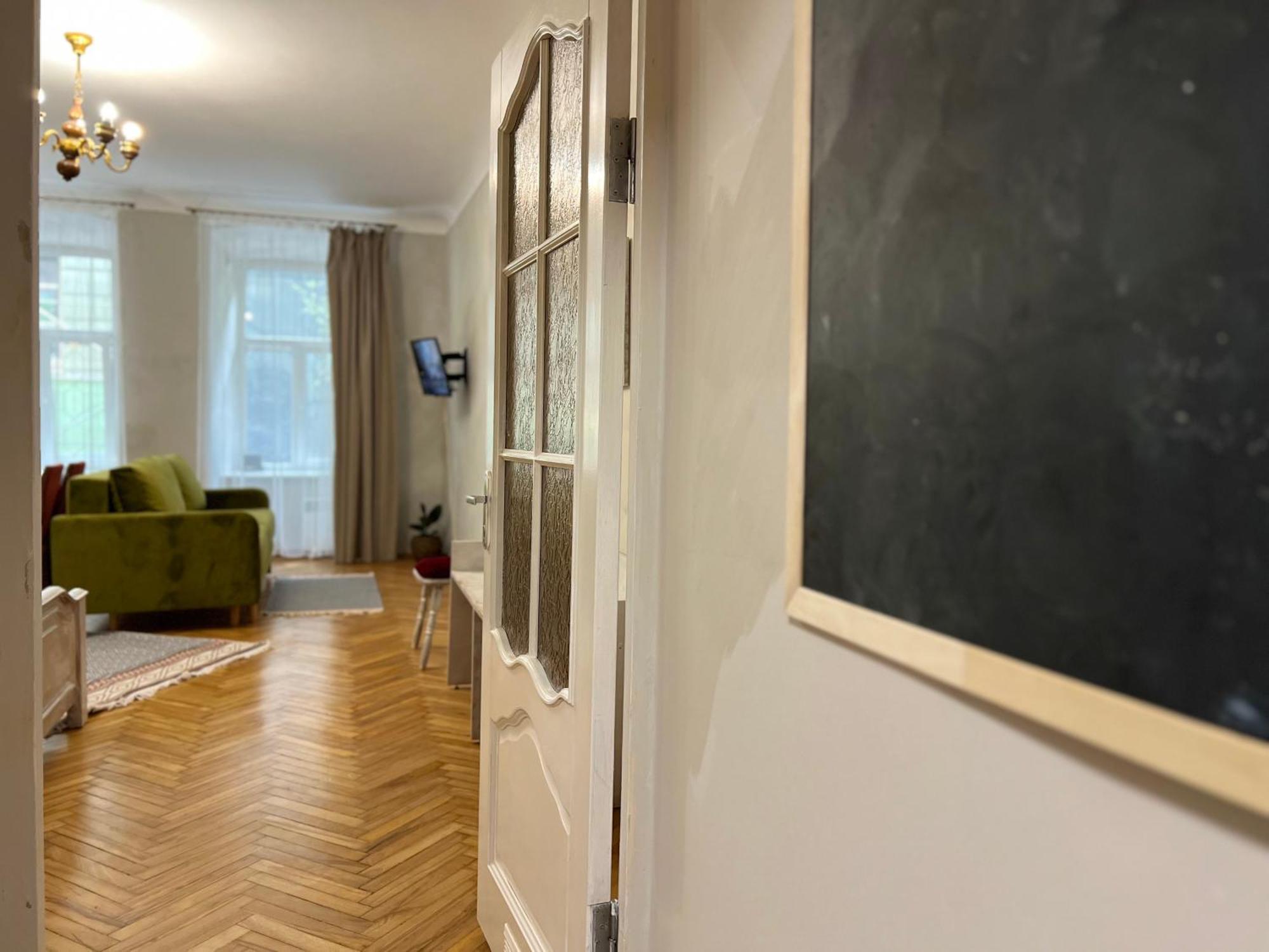 Loft-Style Apt On Virmenska Str Liov Exterior foto